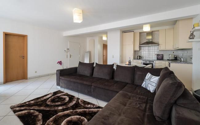 Luxury Penthouse Apartment With 3 Balconies -2 Bedrooms -Petrus View & Parking Luxemburgo Exterior foto