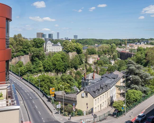 Luxury Penthouse Apartment With 3 Balconies -2 Bedrooms -Petrus View & Parking Luxemburgo Exterior foto