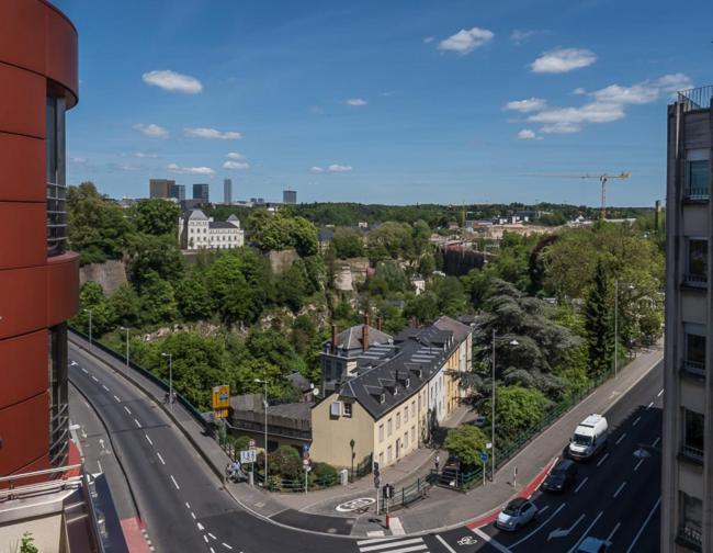 Luxury Penthouse Apartment With 3 Balconies -2 Bedrooms -Petrus View & Parking Luxemburgo Exterior foto